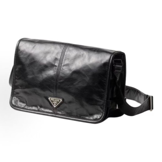 PRADA enamel metal triangular logo magnetic clasp opening and closing crossbody single-shoulder bag, regular men\'s black style